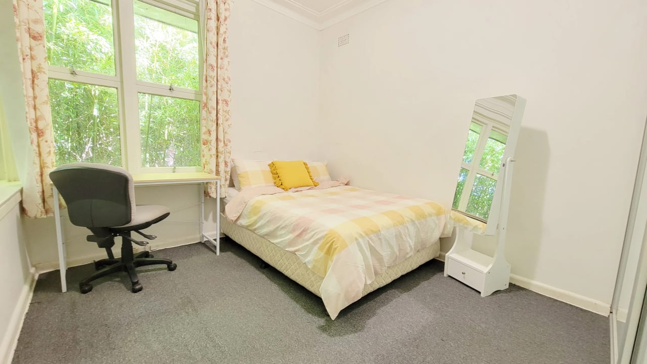 Furnished room in a share house