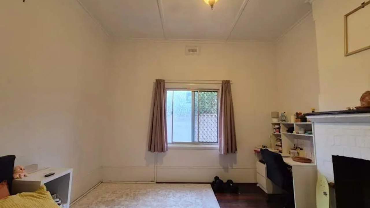 Room in a share house