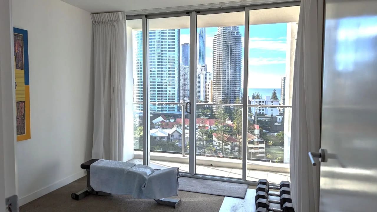 Unfurnished room with own bathroom