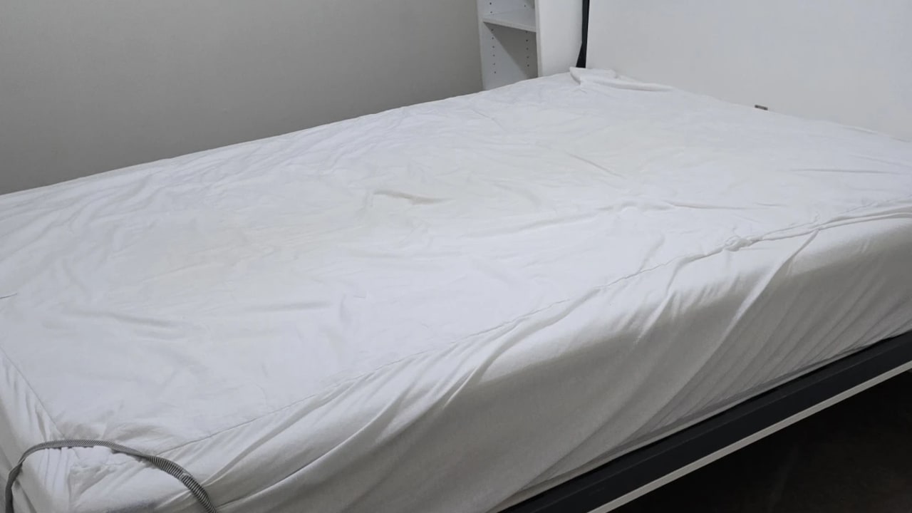 Unfurnished room in a flatshare