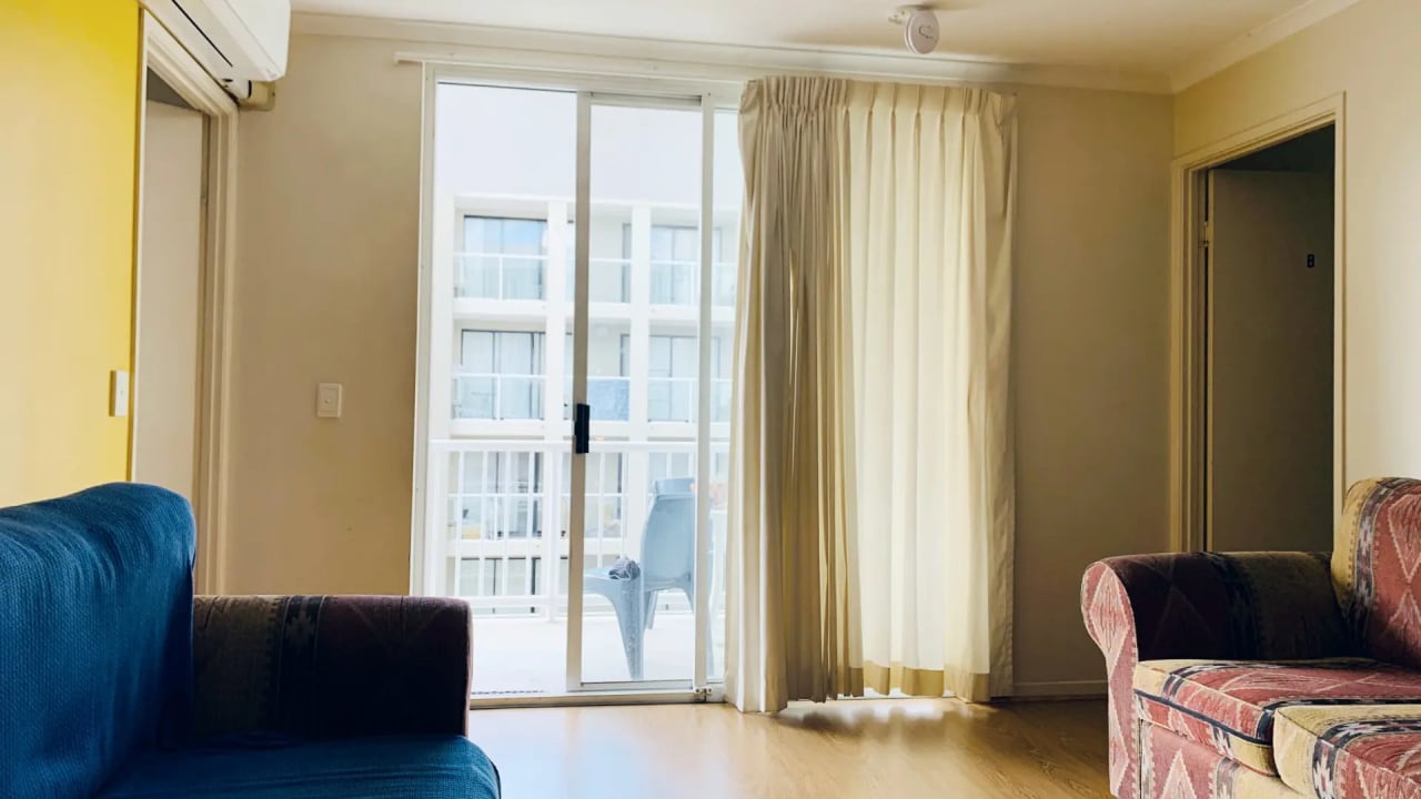 Furnished room with ensuite in a flatshare