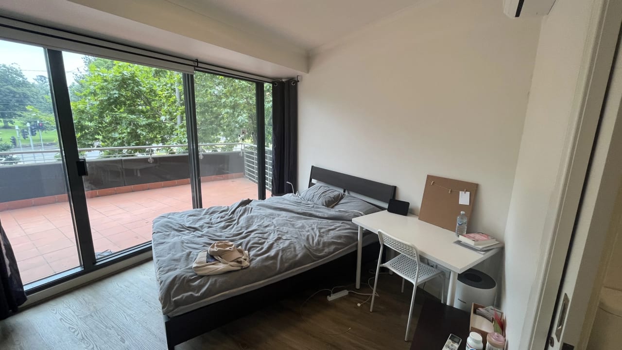 Furnished room with ensuite in a flatshare