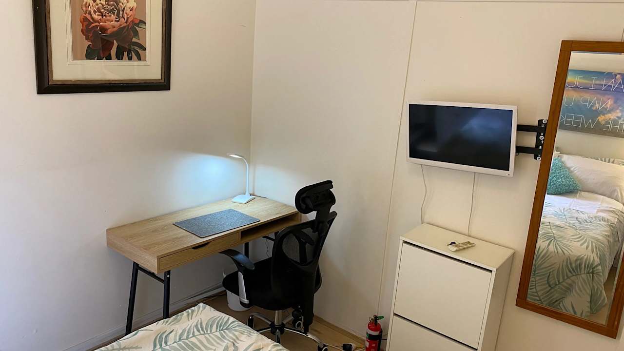 Furnished room in a share house