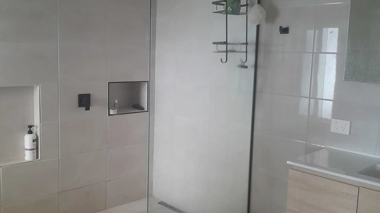 Room in a share house