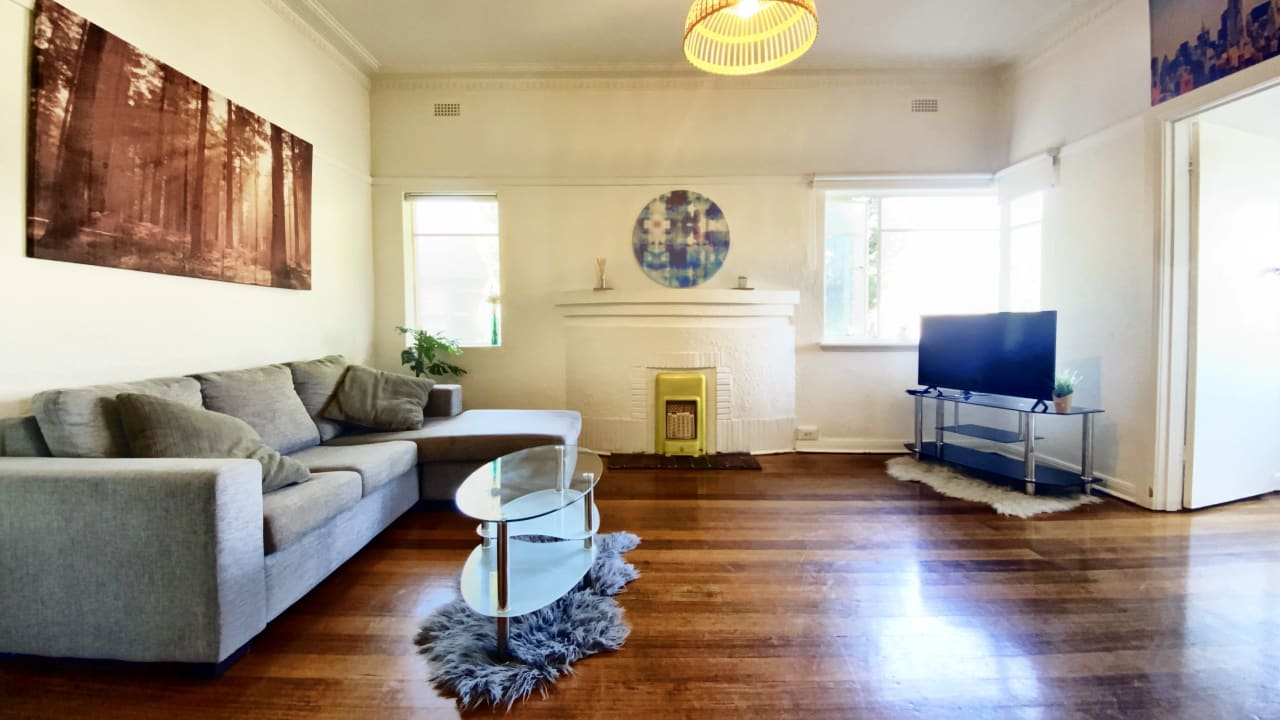 Whole property with 3 rooms for rent