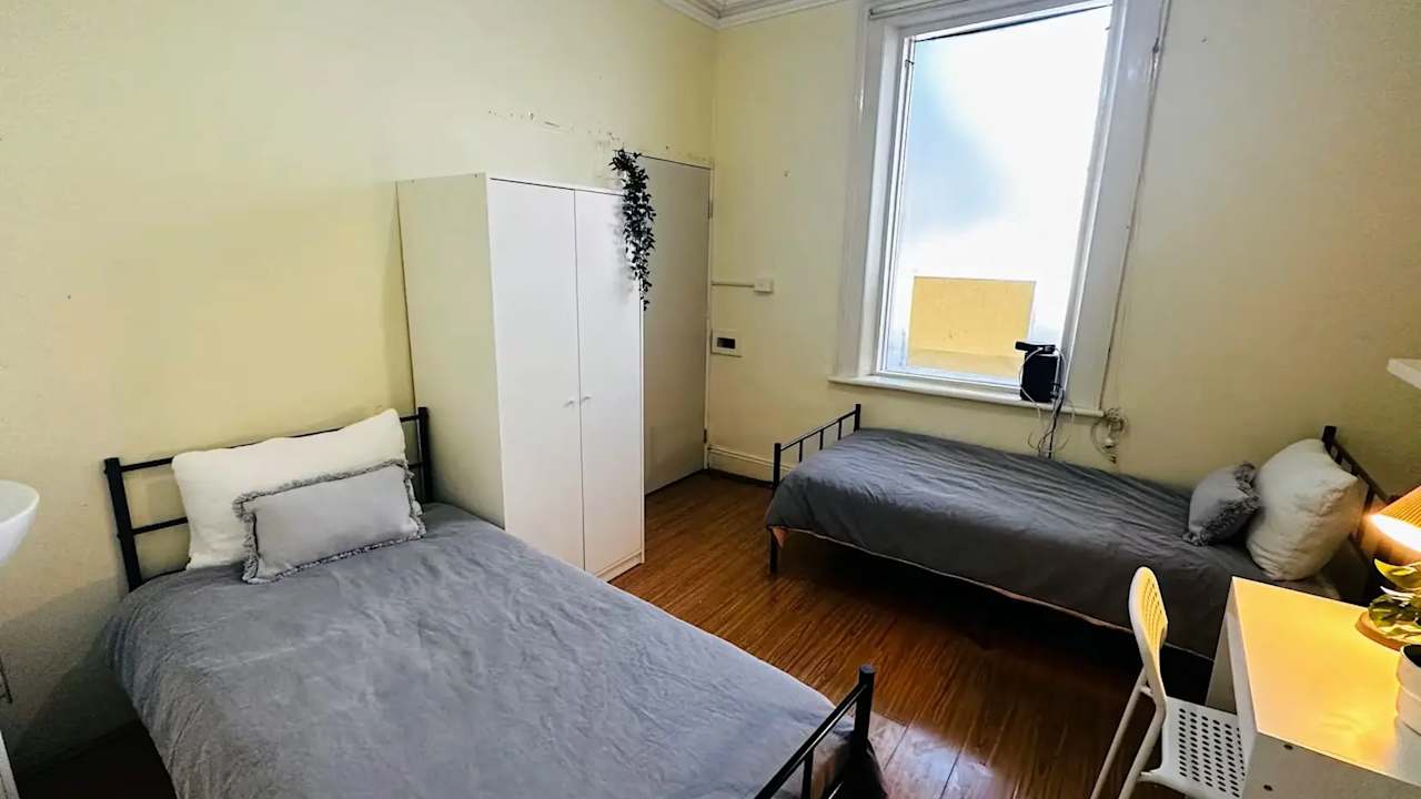 Furnished room in a share house
