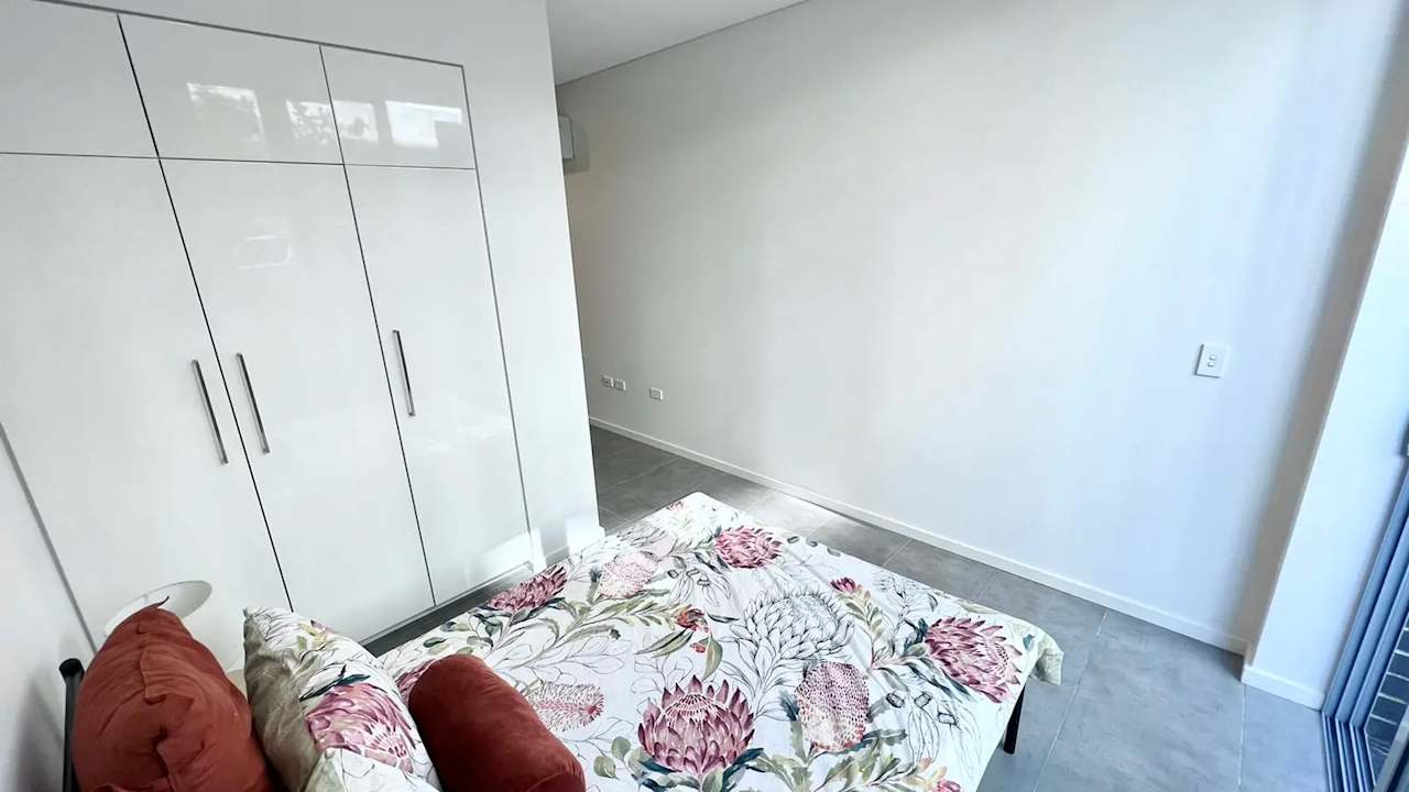 Room studio flat for rent