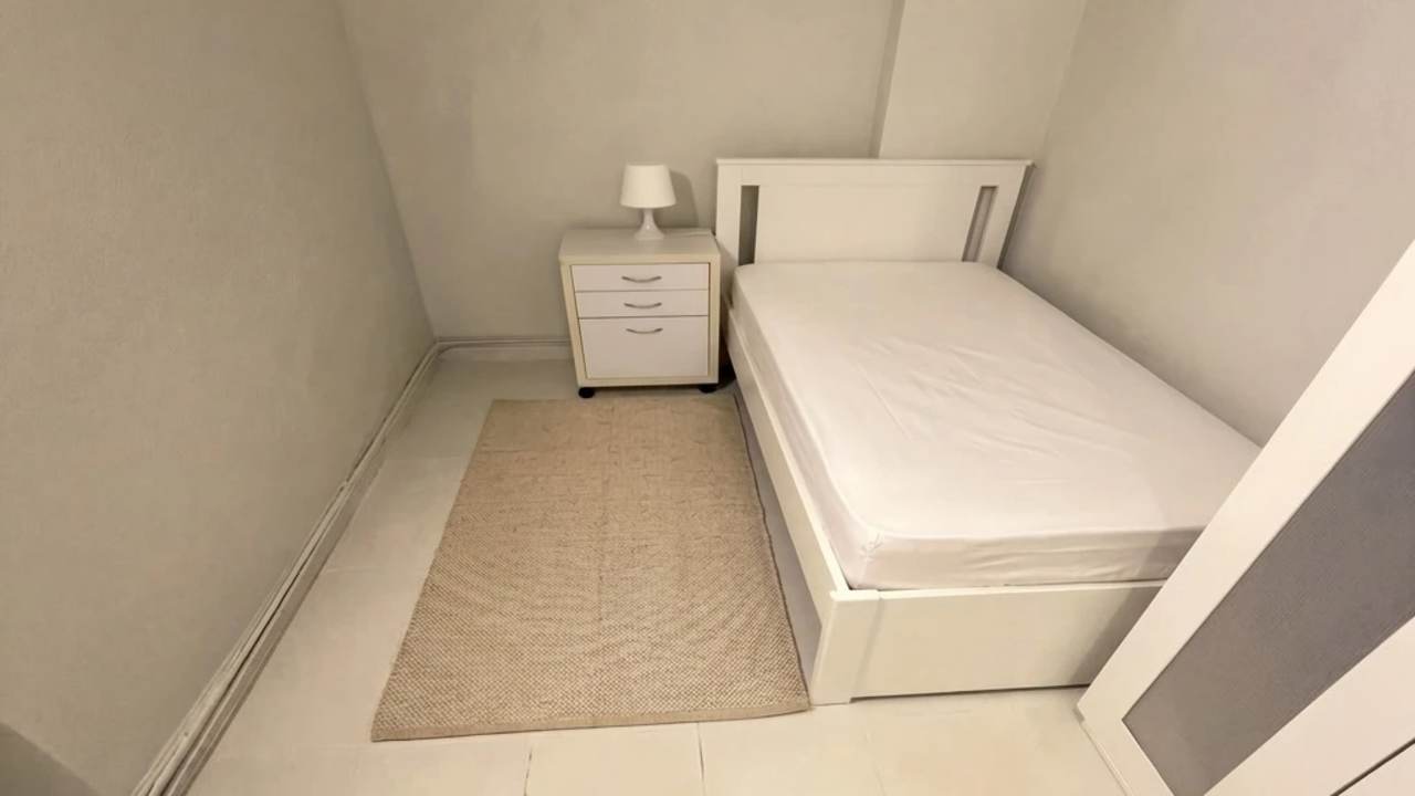 Room studio flat for rent