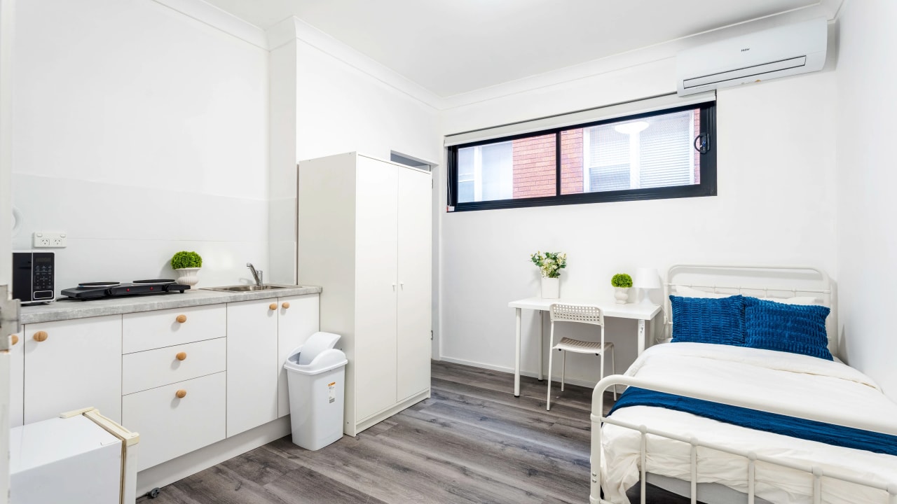 Furnished room studio flat for rent