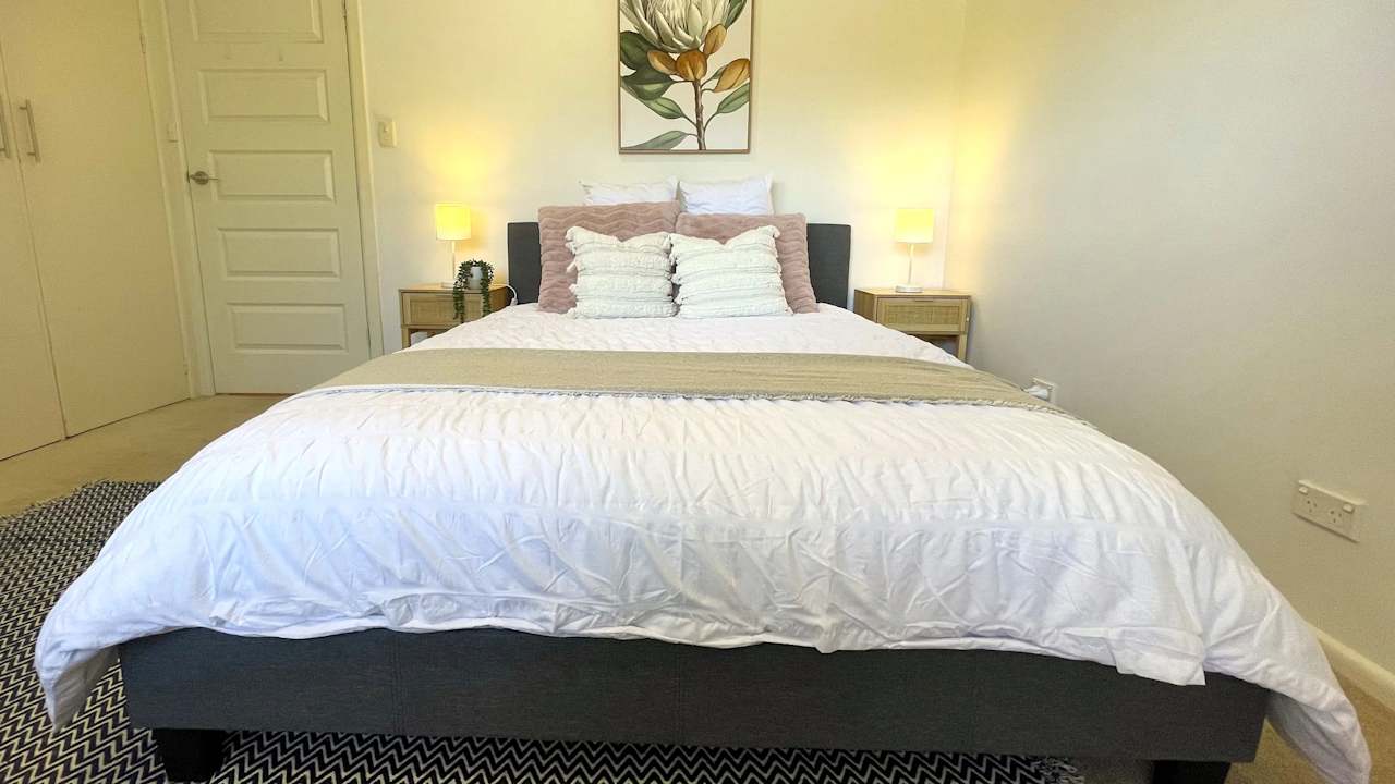 Furnished room in a share house