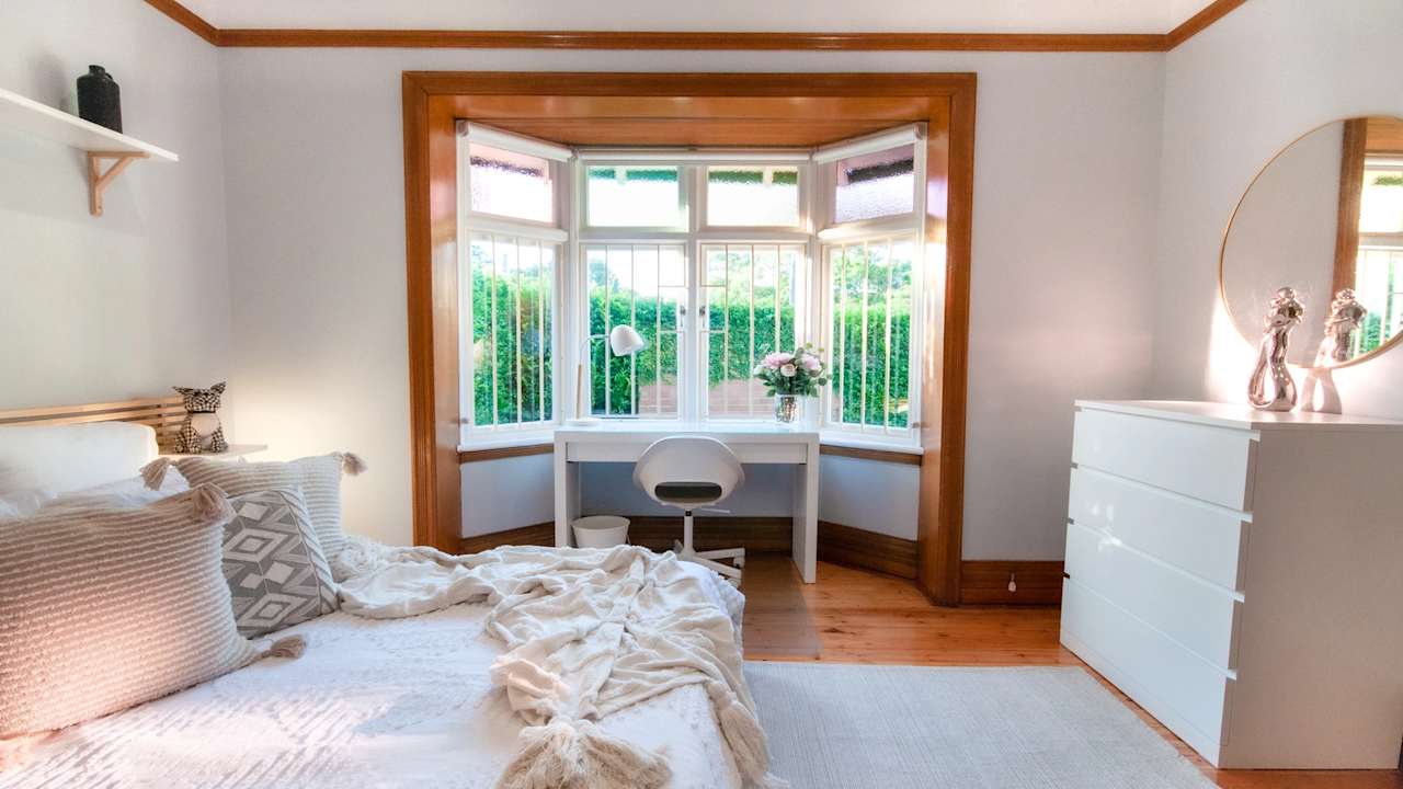 Furnished room in a share house