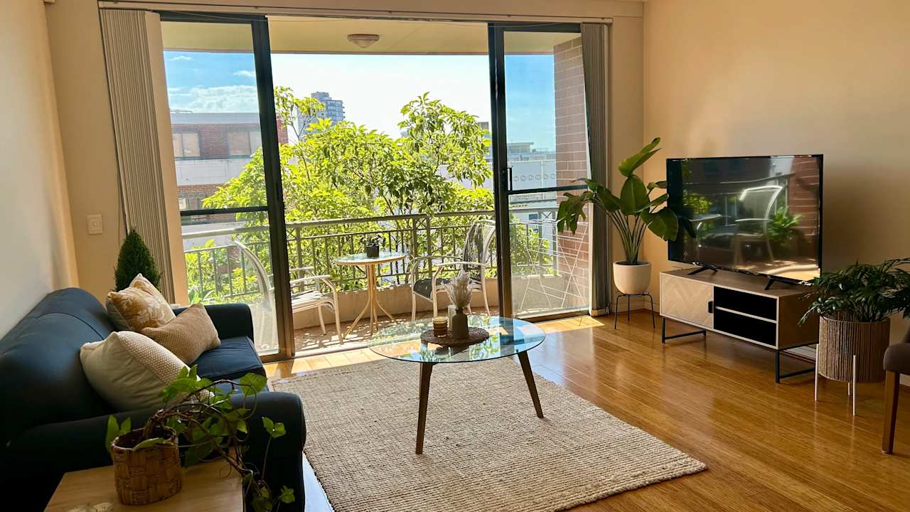 Furnished room in a flatshare