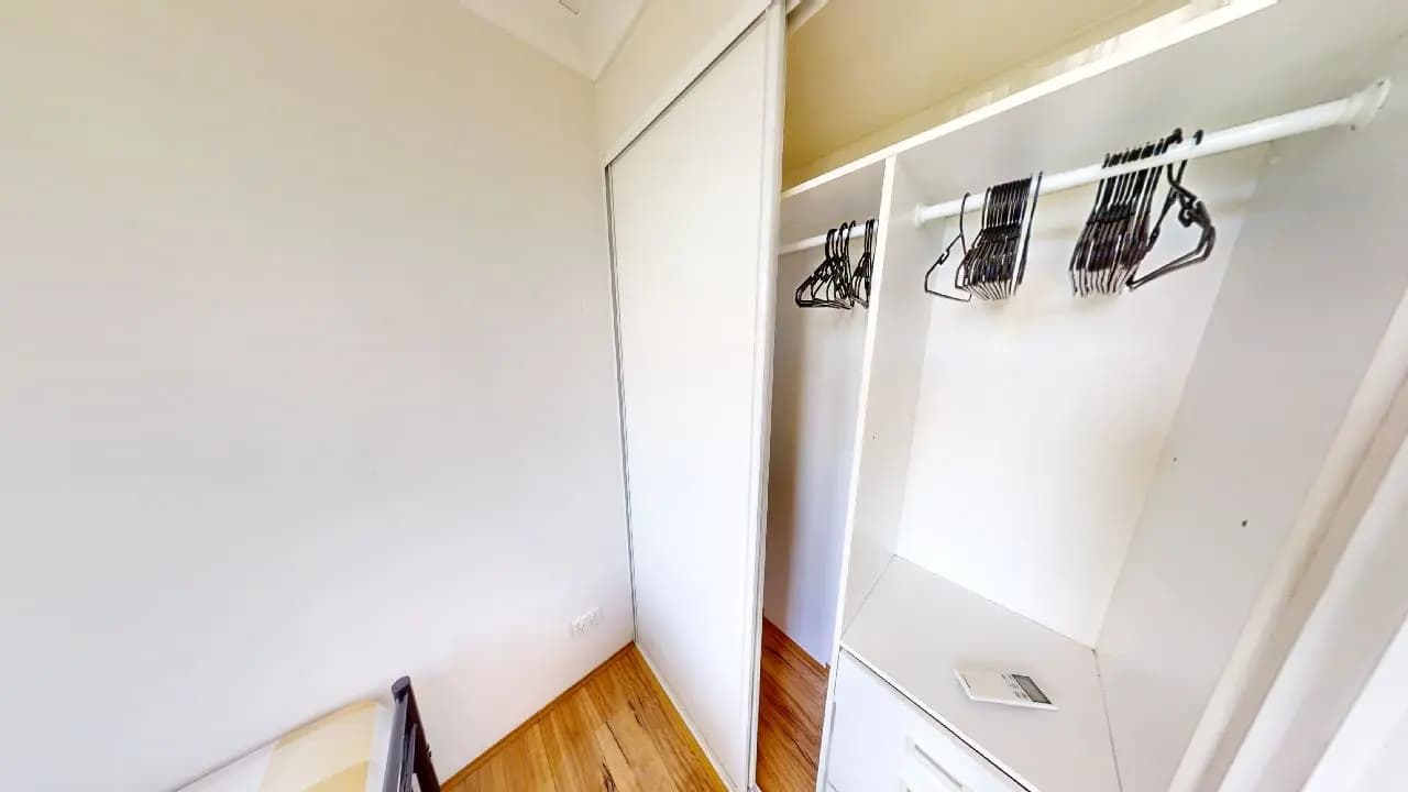 Furnished room with ensuite in a flatshare