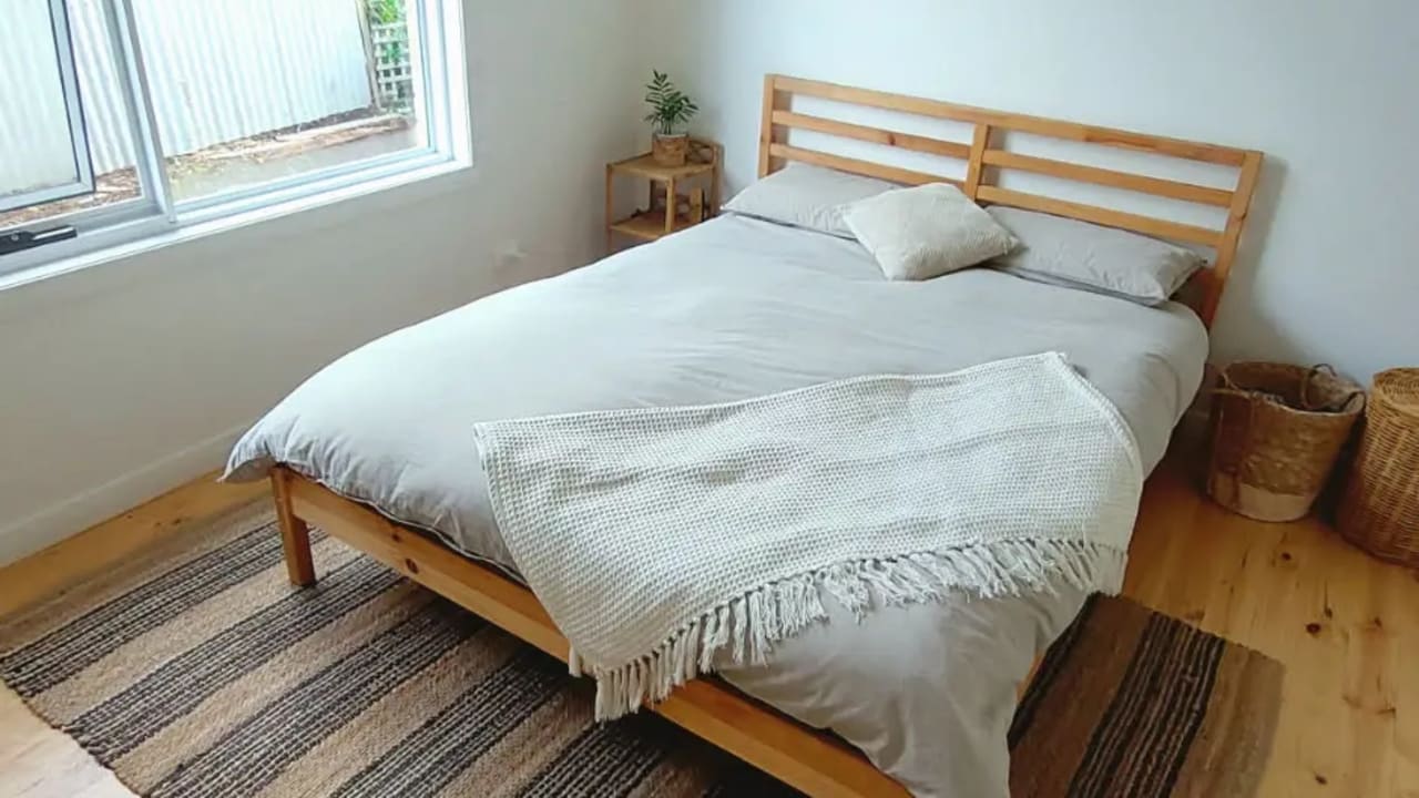 Room in a share house