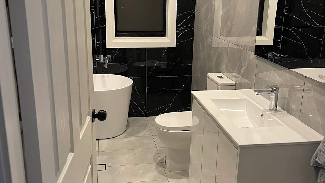 Furnished room with ensuite in a flatshare