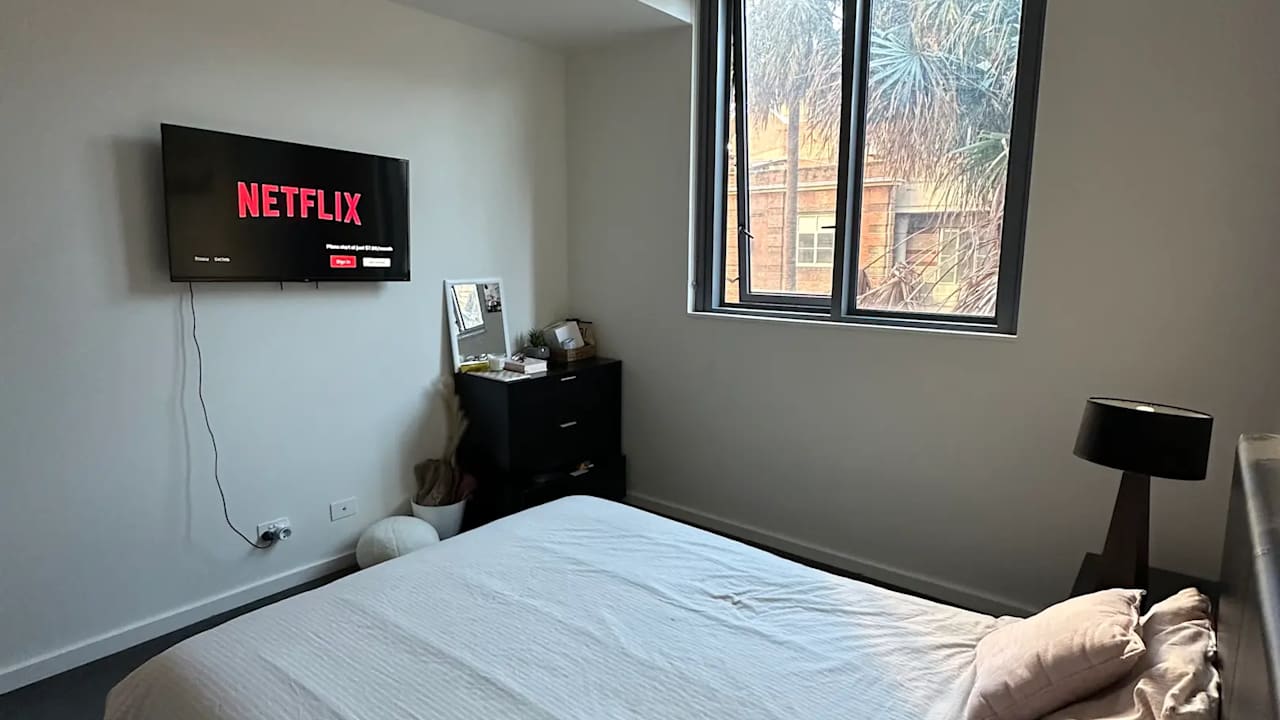 Furnished room in a flatshare