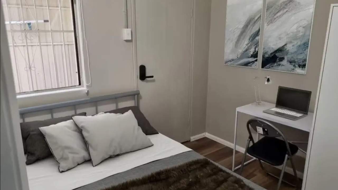 Furnished room with own bathroom