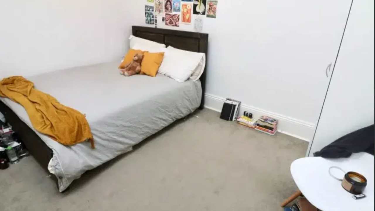 Room in a share house