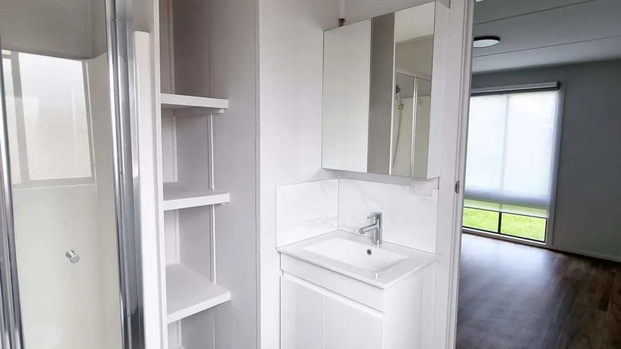 Unfurnished room granny flat for rent