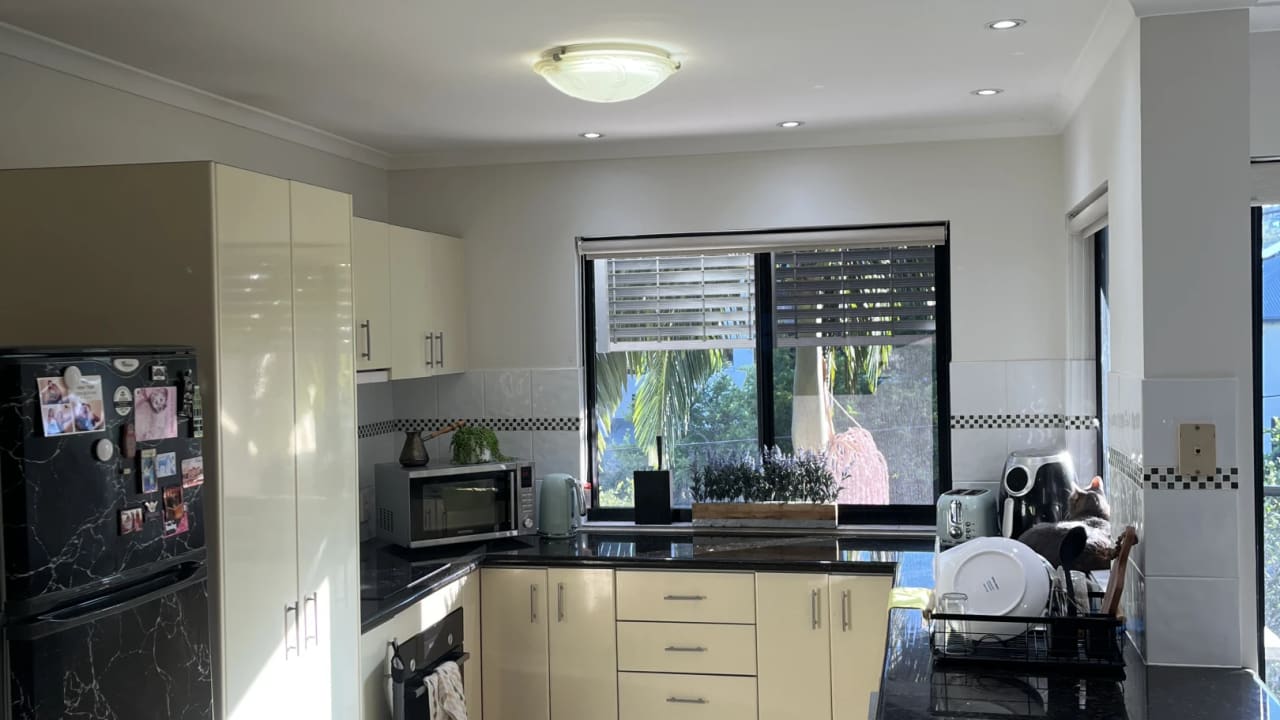 Unfurnished room with ensuite in a flatshare