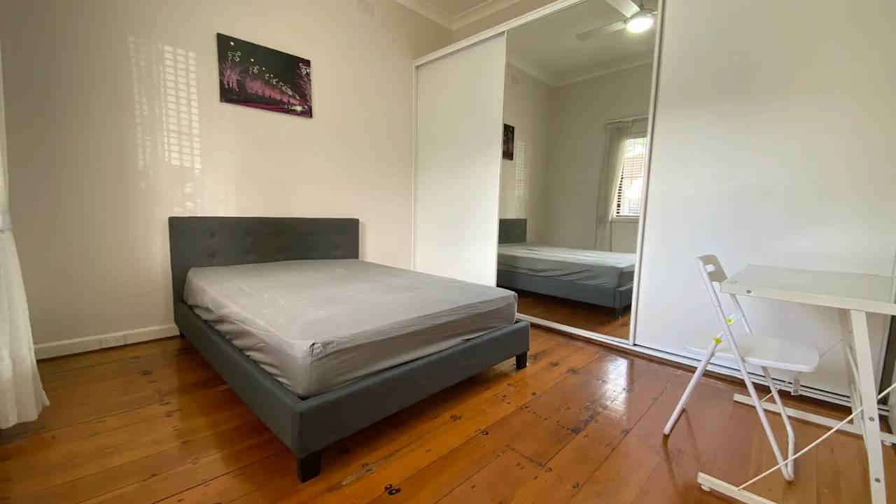 Furnished room in a share house