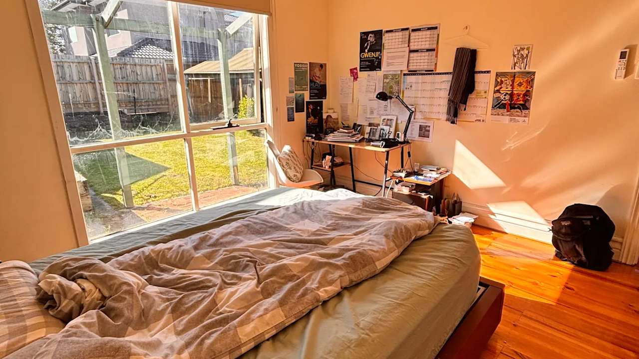 Furnished room in a share house