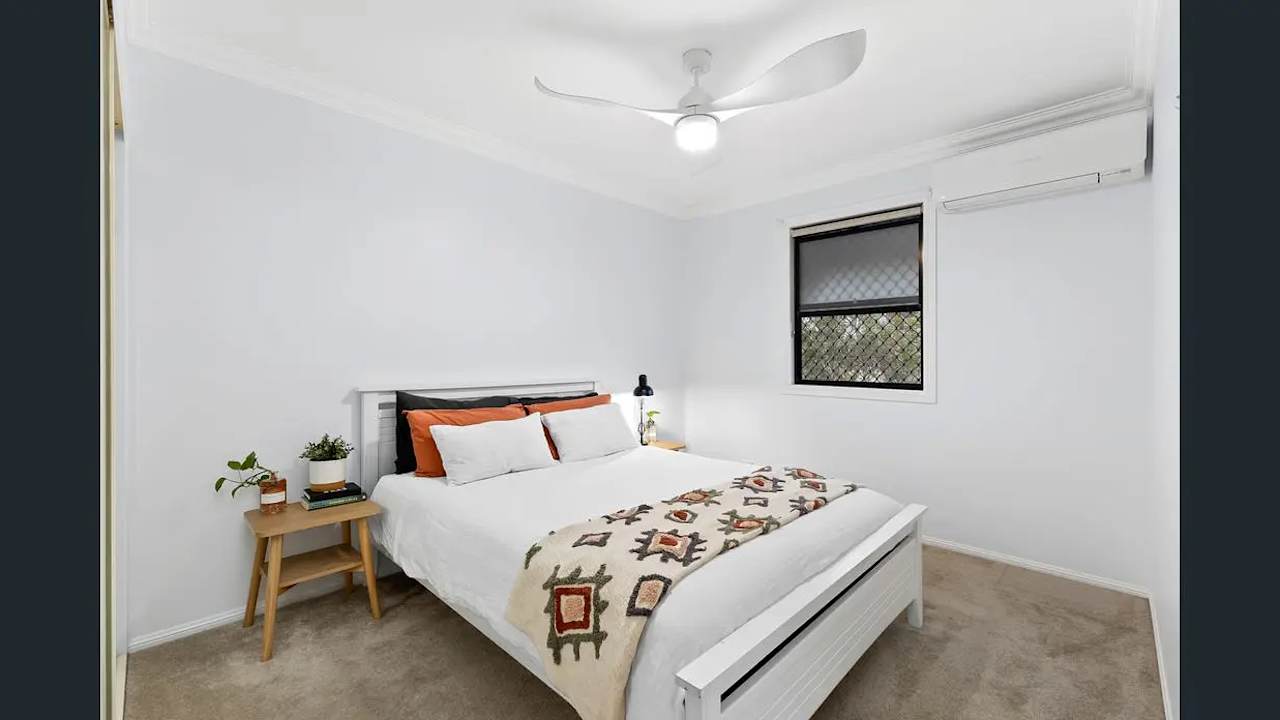 Unfurnished room in a share house