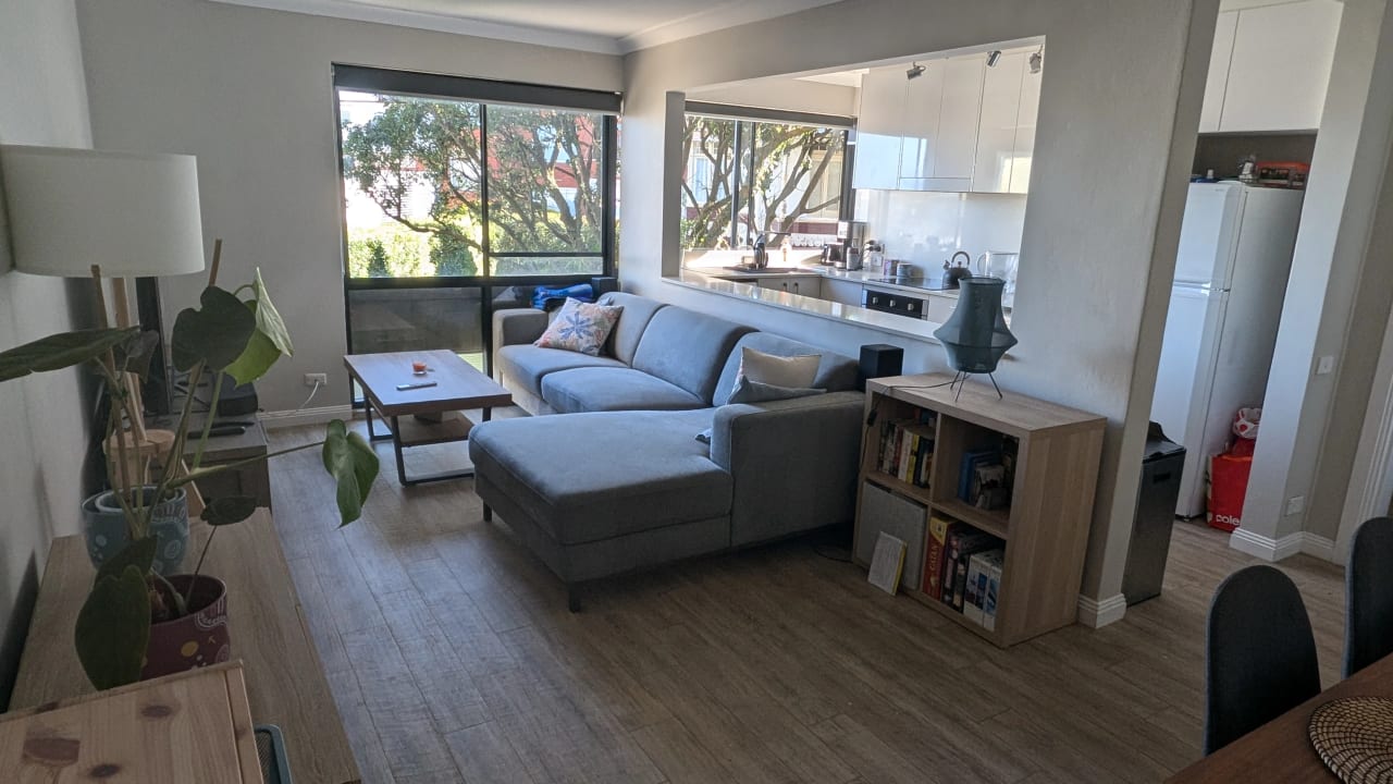 Furnished room in a flatshare