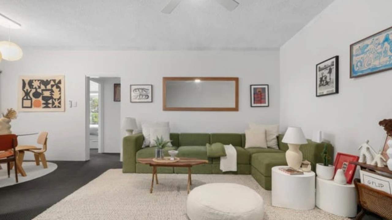 Unfurnished room in a flatshare