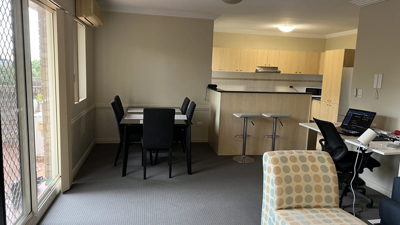 Furnished room in a flatshare