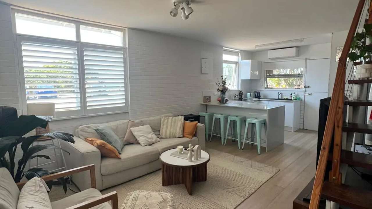 Whole property with 2 rooms for rent