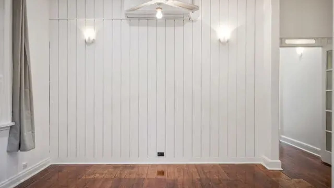Room in a share house