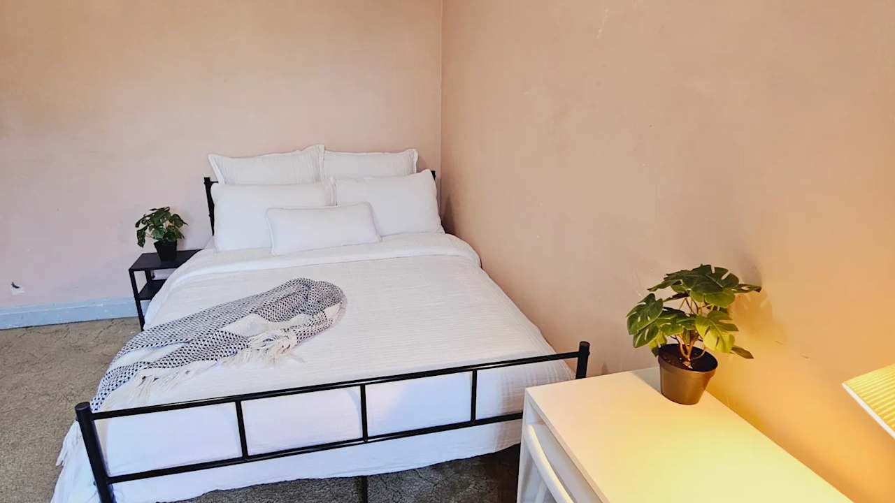 Furnished room in a share house