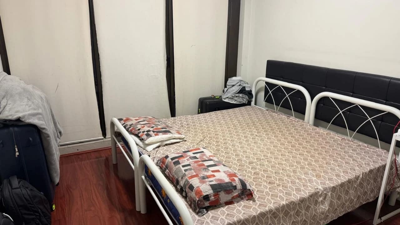 Furnished room in a flatshare