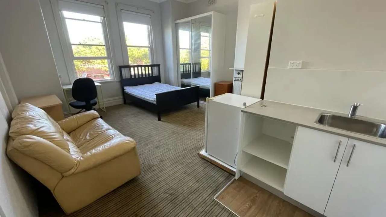 Furnished room studio flat for rent