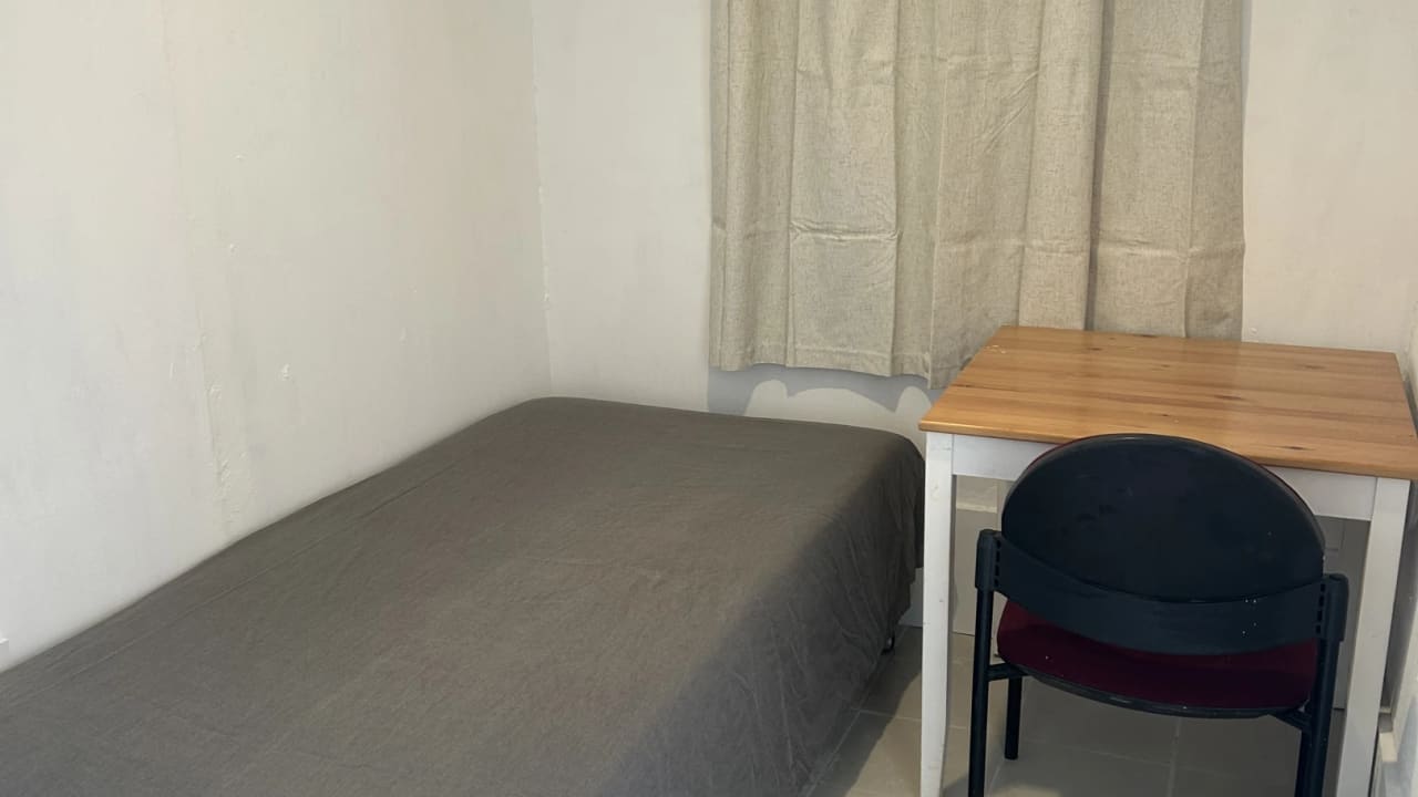 Furnished room in a share house