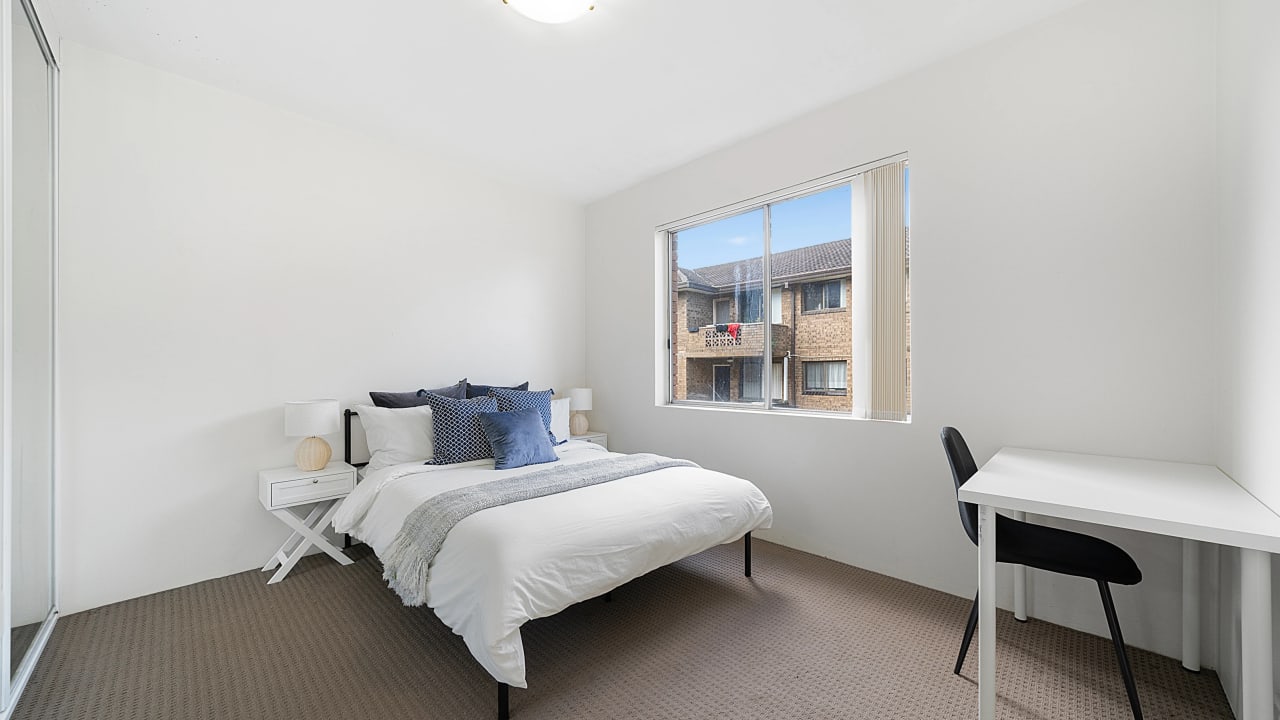 Room in a share house