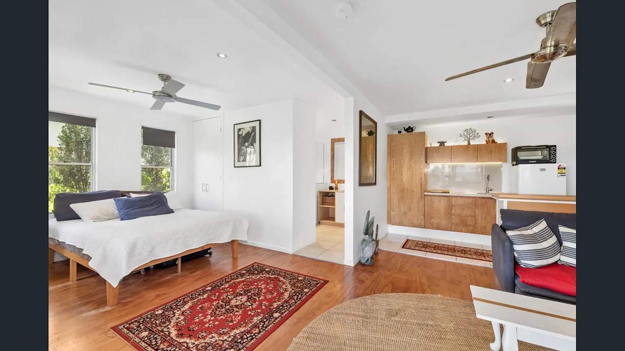 Furnished room studio flat for rent
