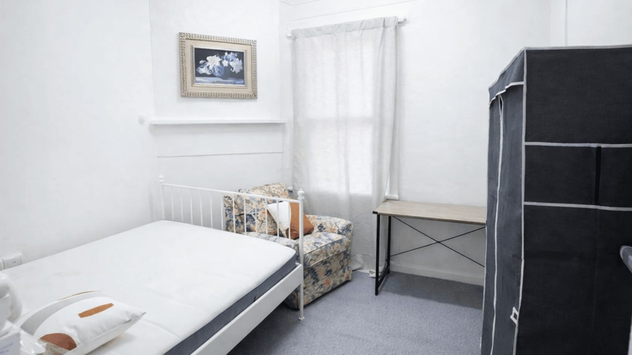 Furnished room in a share house
