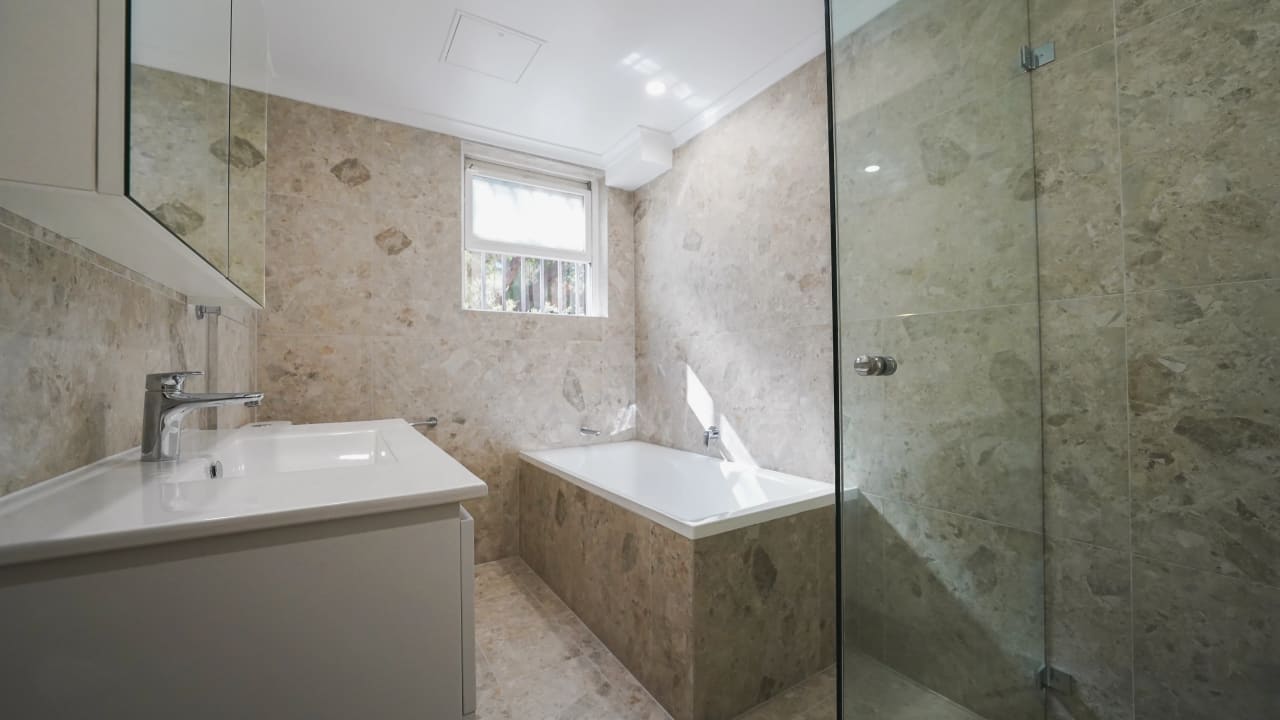 Furnished room with own bathroom
