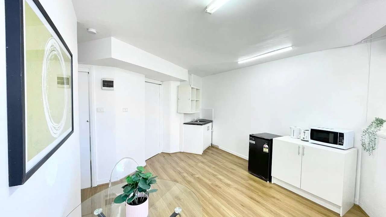 Room studio flat for rent