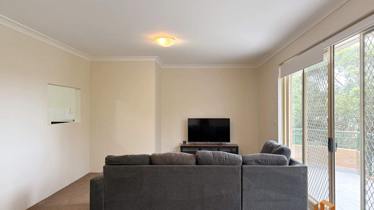 Furnished room with ensuite in a flatshare