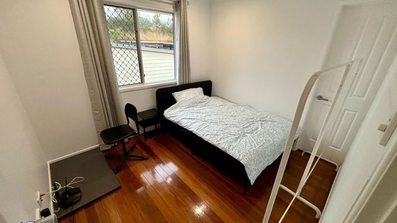 Room in a share house