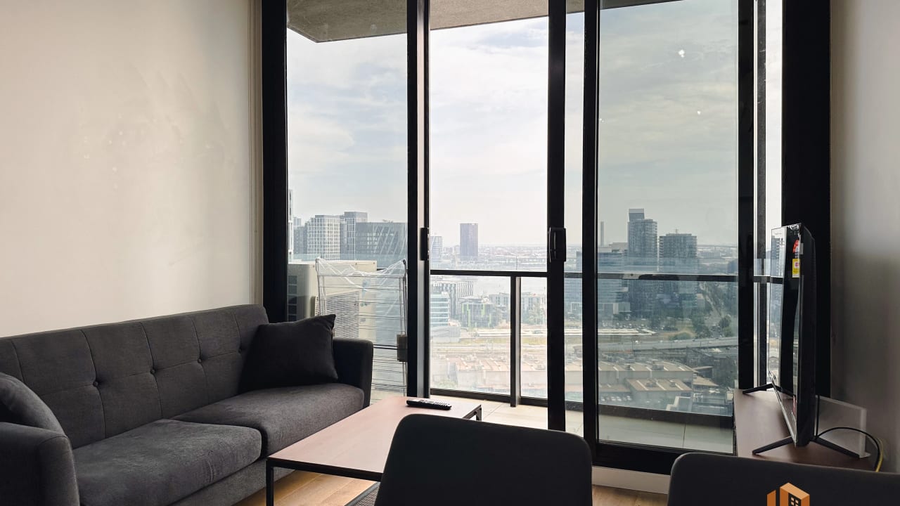 Furnished room with ensuite in a flatshare