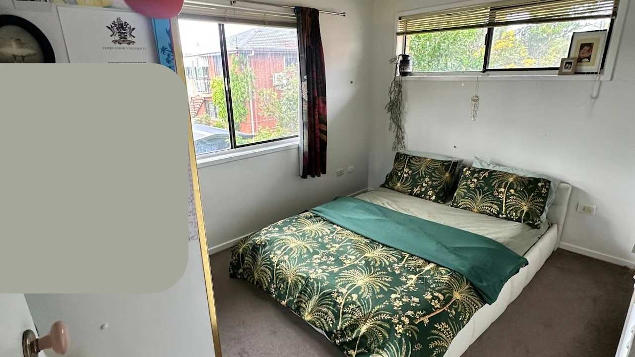 Unfurnished room with own bathroom