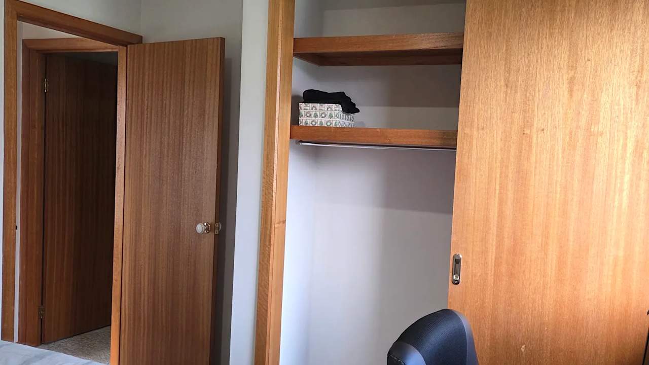 Room in a share house