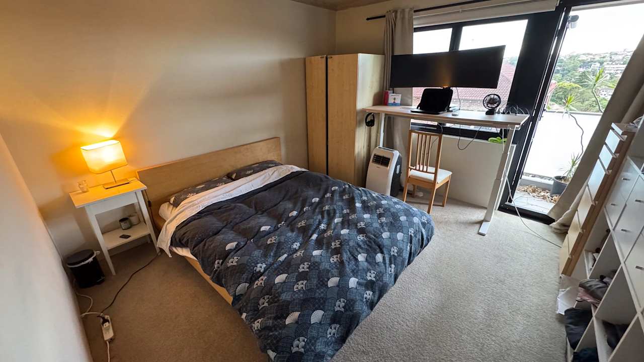 Furnished room in a flatshare