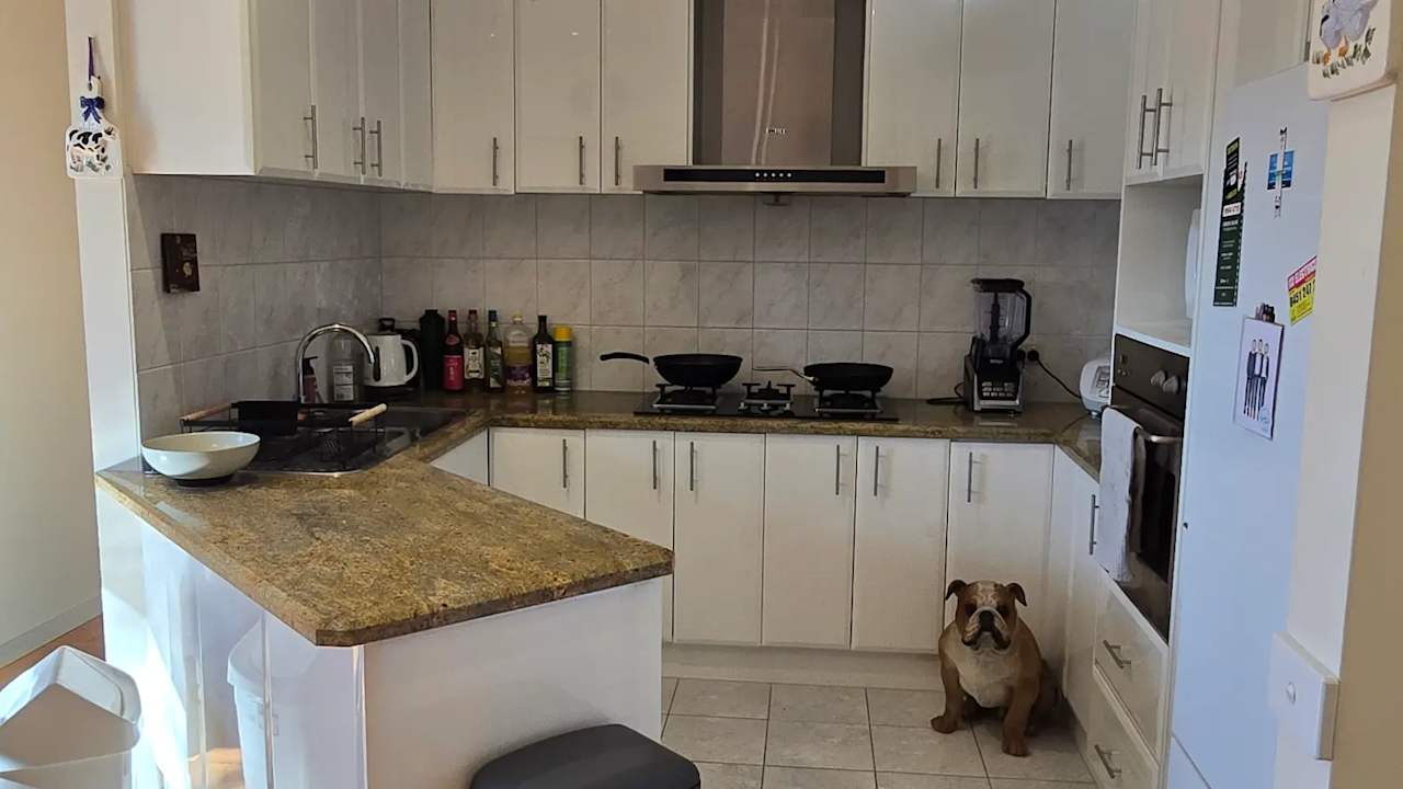 Unfurnished room in a share house