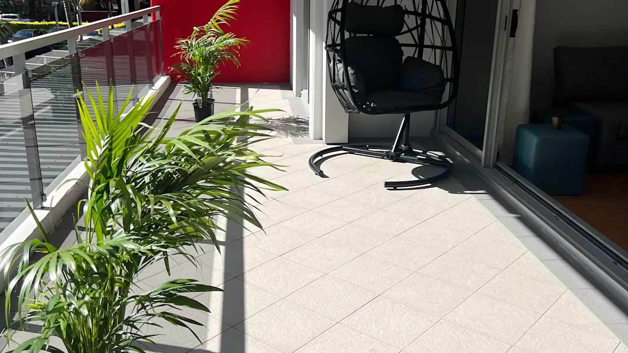 Furnished room with own bathroom