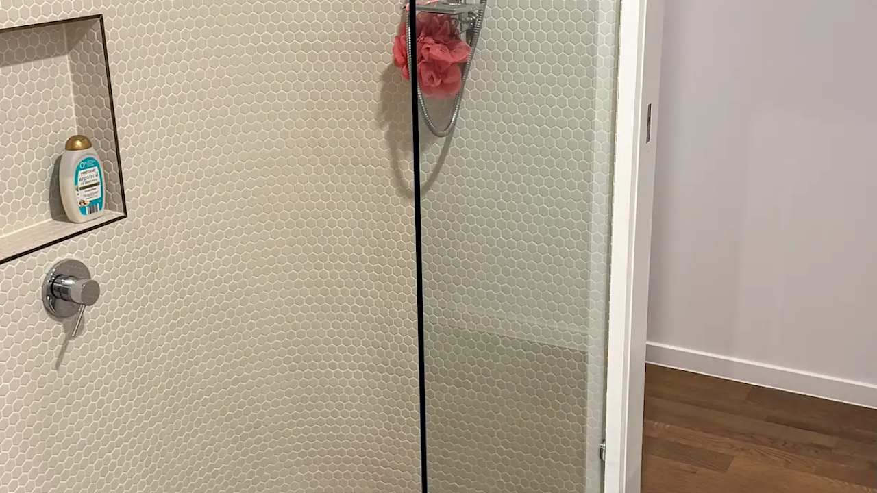 Furnished room with ensuite in a flatshare